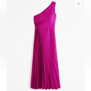 The A&F Giselle Pleated One-Shoulder Maxi Dress
